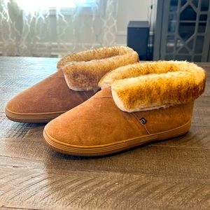 NWT - Lamo Women’s Bootie - Chestnut